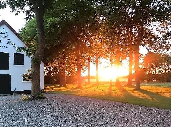 In Danmark- Agernaesgaard